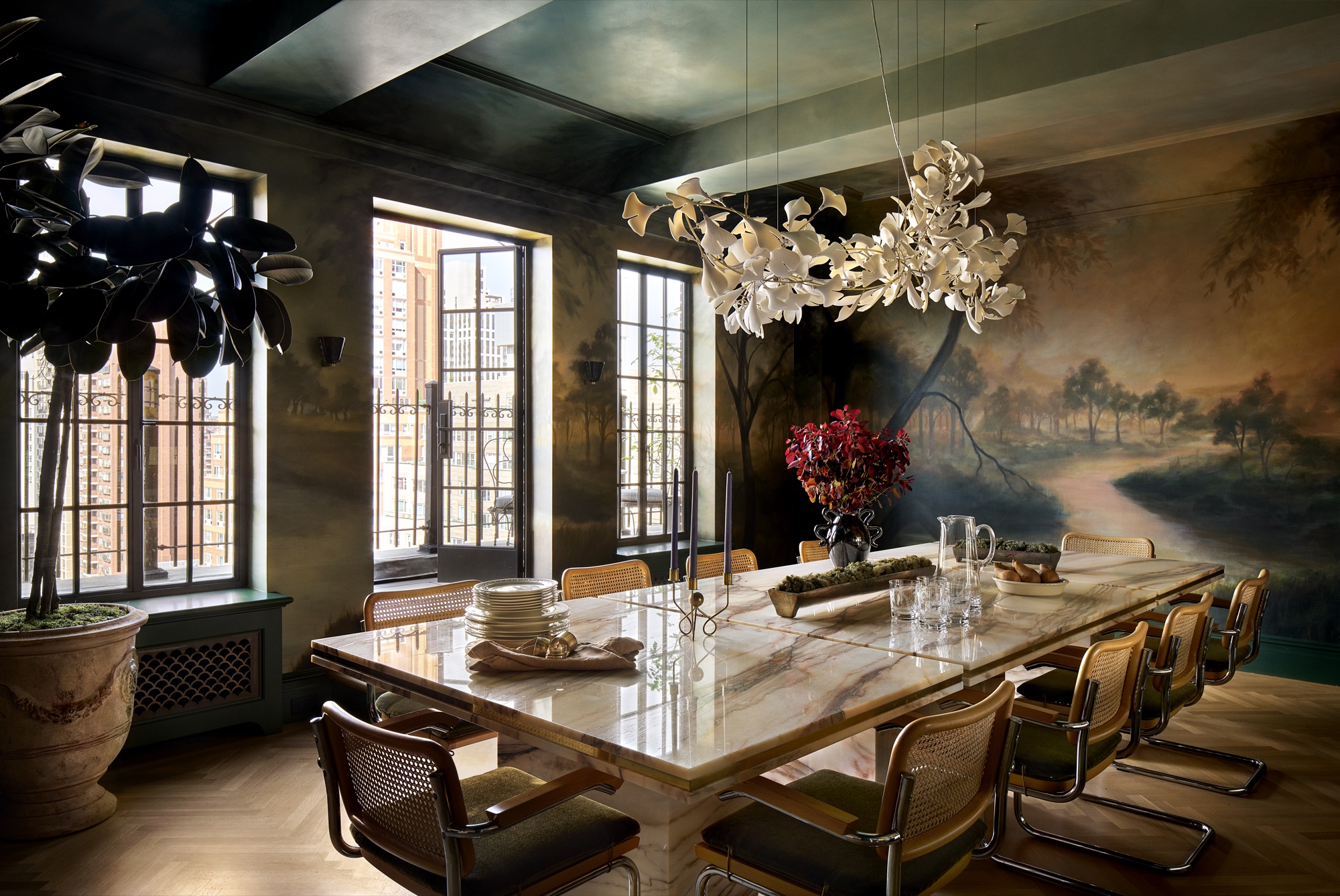 Upside Down Pied-à-Terre dining room